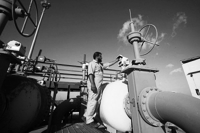 Iran May Suggest OPEC Reduce Daily Oil Production Iran May Suggest OPEC Reduce Daily Oil Production